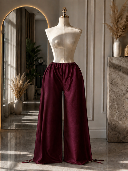 Célora balloon pants, side view of the relaxed silhouette